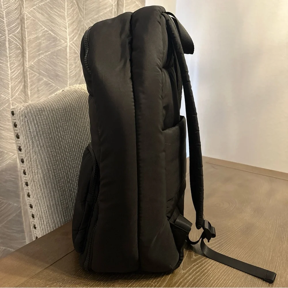 Wilo The Label Black Quilted Travel Backpack - Picture 4 of 10